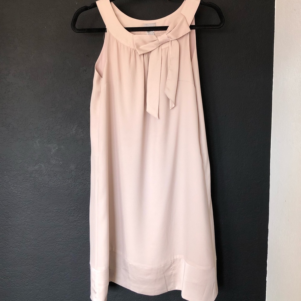 H&M Sleeveless taupe dress with bow